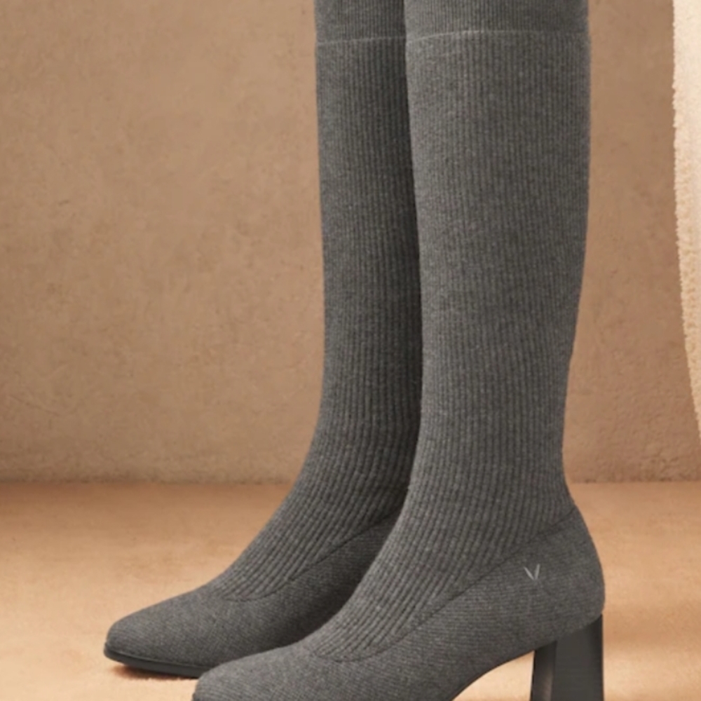 Vivaia Water Repellent Knitted Gray 2.46" Heeled Boots
